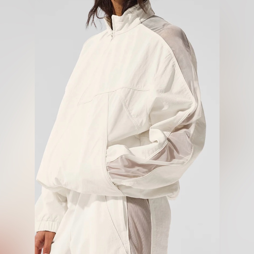 ALO Yoga Off-White and Light Taupe Windbreaker Jacket